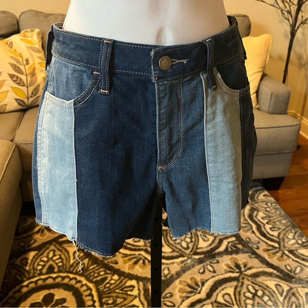 Hollister Brand curvy high-rise shorts
